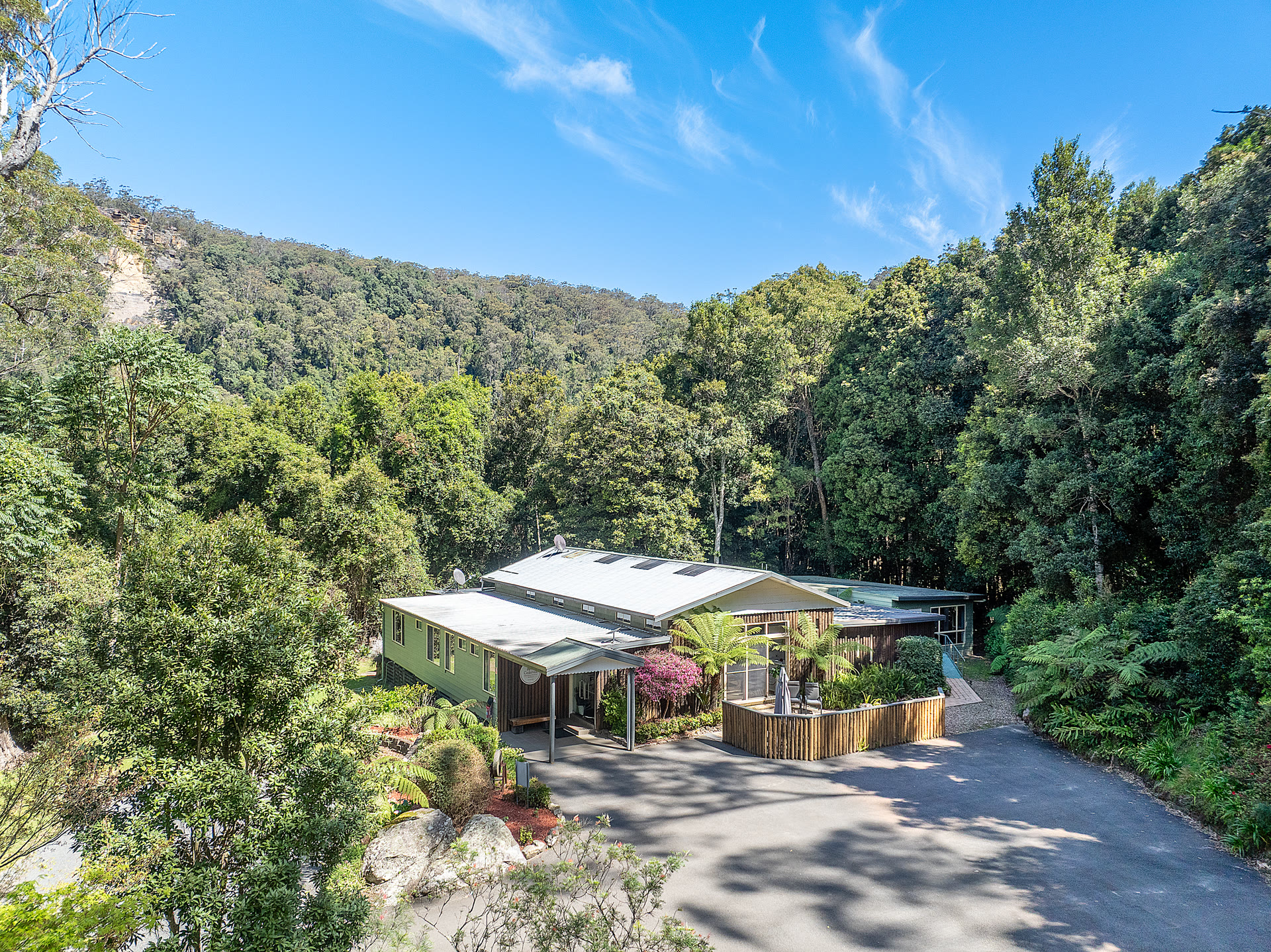 Kangaroo Valley retreat grounds
